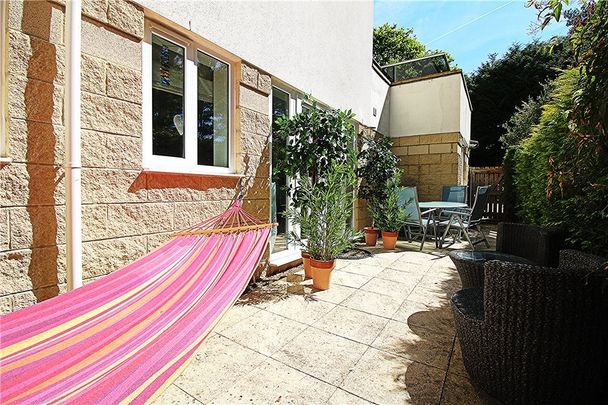 2 bed flat to rent in Bessborough Road, Poole, BH13 - Photo 1