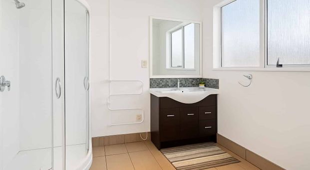 Great Value! Family Home. - Photo 1