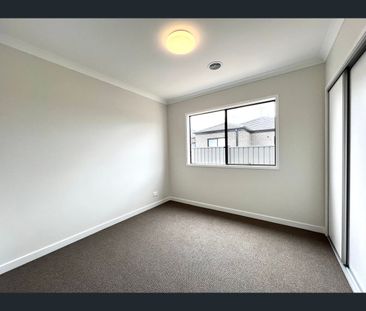 30 Nevado Drive, Truganina, Vic 3029 - Photo 4