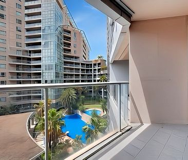 Ultra Convenient Studio Apartment - Photo 3