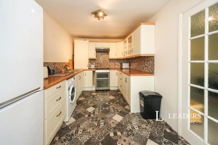 2 bedroom flat to rent - Photo 5