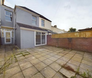 3 bedroom terraced house to rent - Photo 5