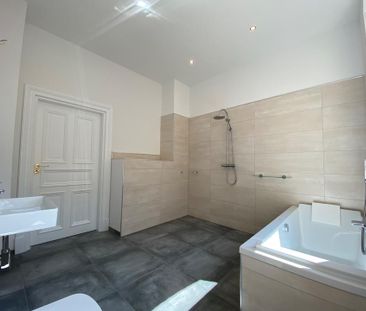 Großzügige & Helle 4 Zimmerwohnung mit Blick auf das Steintor - Photo 3