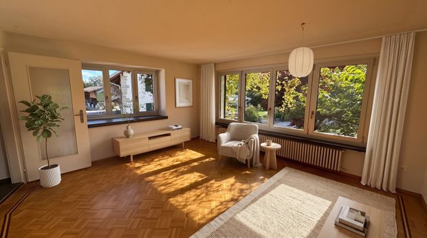 Wohnen, wo die Natur zuhause ist: Charmantes Stöckli mit Weitblick - Photo 1