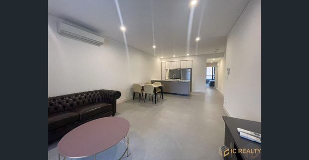 Stunning 2-Bedroom plus Study Apartment in Parramatta - Photo 1