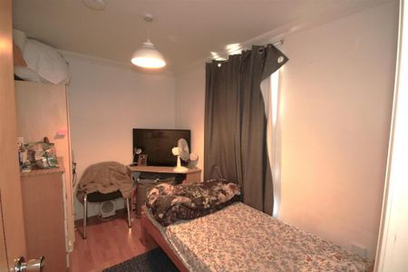 6 bedroom end of terrace house to rent - Photo 5