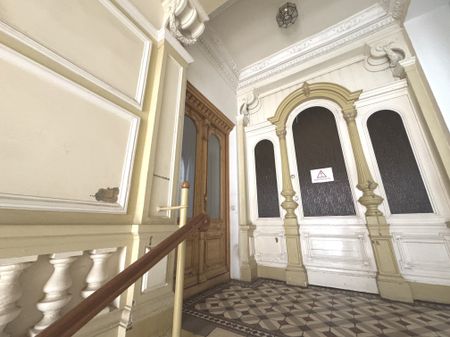 Historisches Wohnjuwel: Exquisite 2-Zimmer-Wohnung in der Hegelstraße - Photo 3