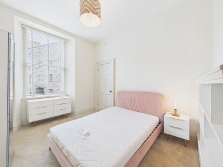 3 bedroom flat to rent - Photo 5