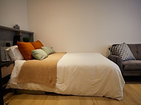 Apt 20, 113 The Headrow - Photo 2