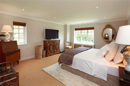 5 bedroom detached house to rent - Photo 3