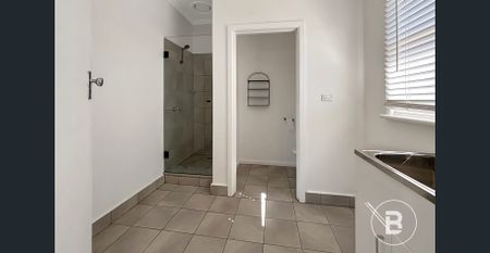 2 Bedroom Home with Large Enclosed Yard - Photo 4