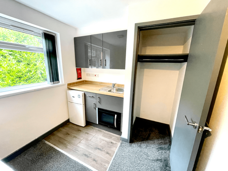 4 bedroom terraced house to rent - Photo 4