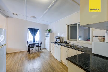 33 Donegal Street, Kuraby QLD 4112 - House For Rent | Domain - Photo 4