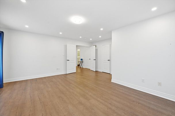 For Lease - 4805 Thomas Alton Boulevard, Burlington, Ontario - Photo 1