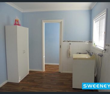 Neat 2 bedroom home - Photo 4