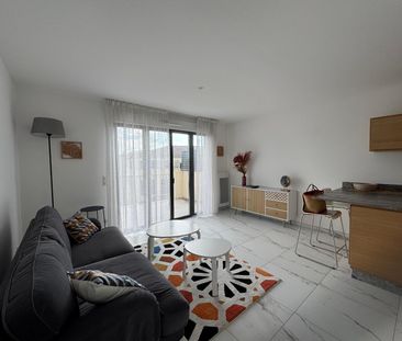 Location Appartement 2 pièces 44m² ST MAXIMIN LA STE BAUME 83470 - Photo 2