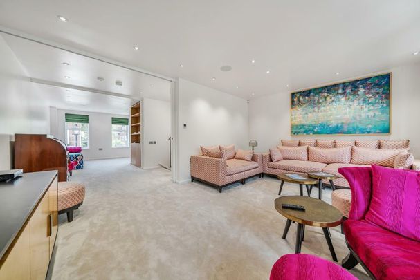 The Marlowes, St Johns Wood, London, NW8 6NA - Photo 1