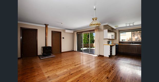 (6 Months Only) Well-Maintained Family Residence with Ample Space & Convenience - Photo 1