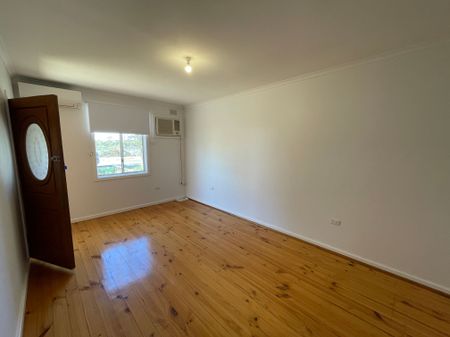 To register & apply for this property, please use this link: https://snug. com/ - Photo 2