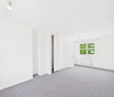 2 bedroom end of terrace house to rent - Photo 2