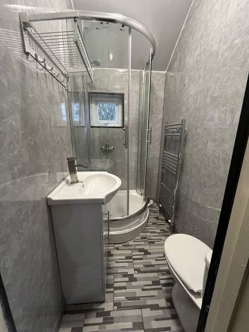 Room in a Shared Flat, Stockport Road, M12 - Photo 5