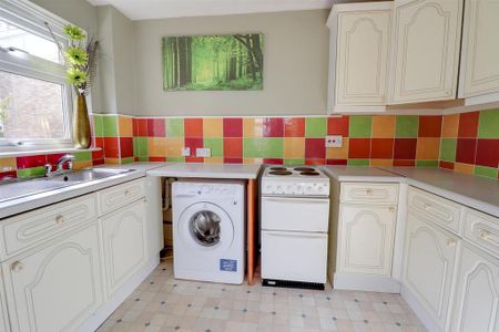 2 bedroom flat to rent - Photo 4