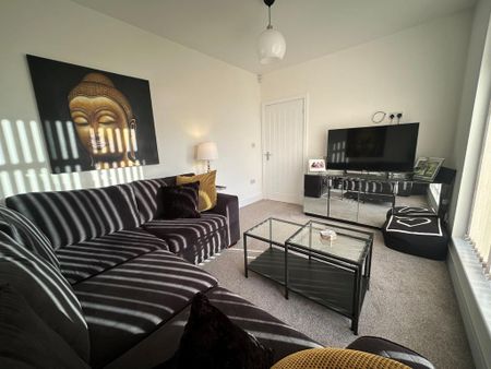 3 bedroom semi-detached house to rent - Photo 5