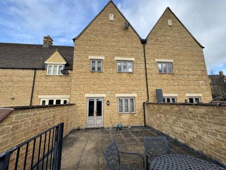 4 bedroom terraced house to rent - Photo 2