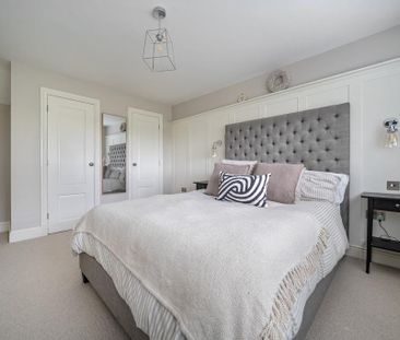 3 bedroom detached house to rent - Photo 3