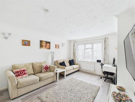 3 bedroom semi-detached house to rent - Photo 2