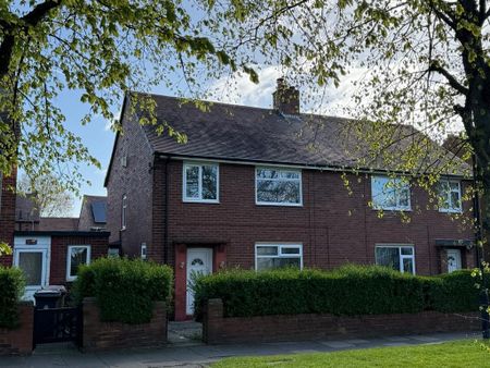 3 bedroom semi-detached house to rent - Photo 2