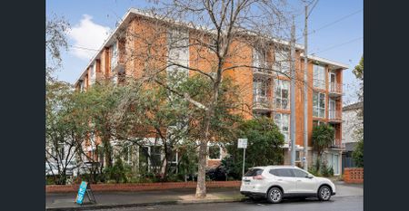 Bright and Modern Apartment Next to Fawkner Park! - Photo 5