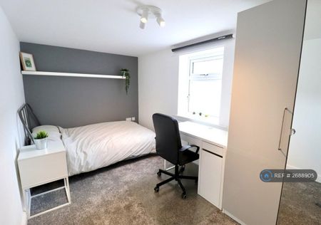 5 bedroom terraced house to rent - Photo 5