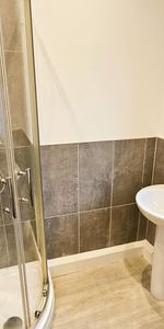 Room 3, Alexandra Road, Doncaster - Photo 4