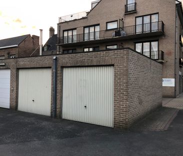 Twee slaapkamer appartement + garage - Photo 1