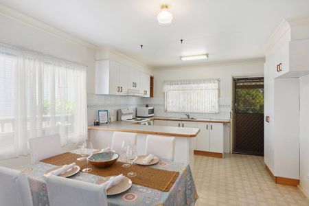 18 Willow Street, TAMWORTH NSW 2340 - Photo 2