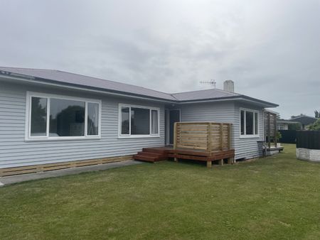 Nottingley Road, Frimley - Photo 2