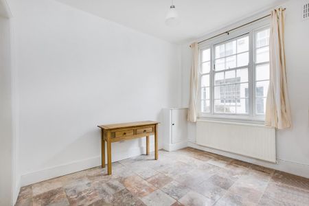 4 bedroom mews to rent - Photo 5