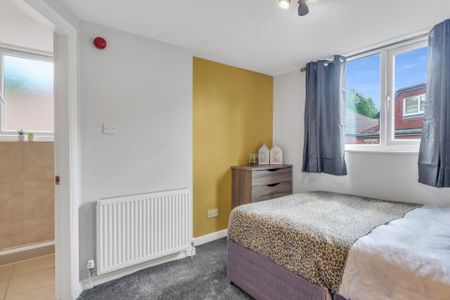 35 BAINBRIGGE ROAD Leeds - LS6 3AD - Photo 4