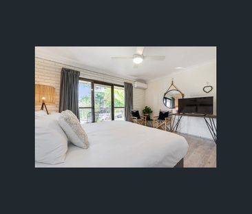 Trendy riverside apartment - Photo 4