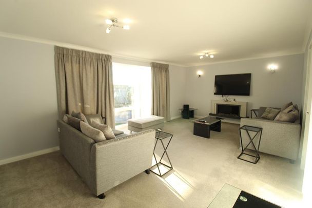 4 bedroom bungalow to rent - Photo 1