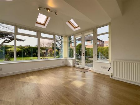 2 bedroom detached bungalow to rent - Photo 4