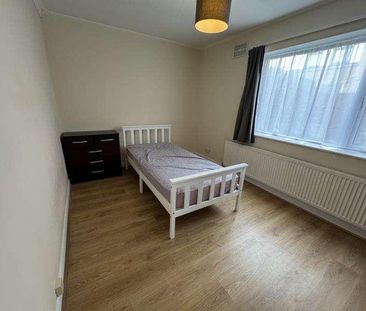 Ballards Lane, North Finchley, N12 - Photo 2