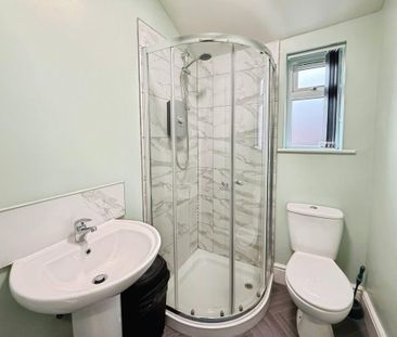 1 bedroom in a house share to rent - Photo 5