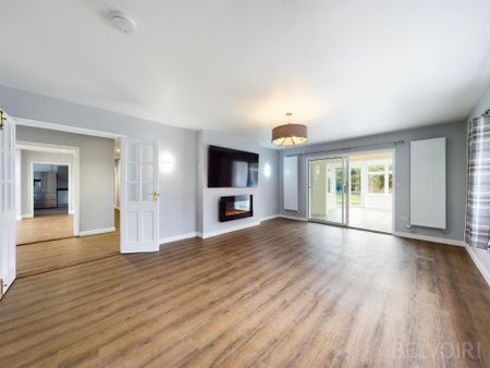 4 bedroom detached bungalow to rent - Photo 4