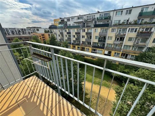 Pronájem 2kk s balkónem u metra Střížkov - Photo 1