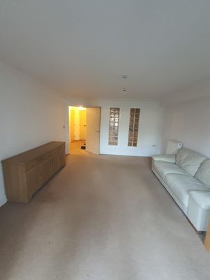 2 Bed Flat, Hulse Road, SO15 - Photo 1