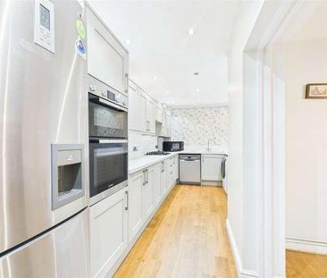 Smiths Lane, Windsor, Berkshire, SL4 - Photo 5