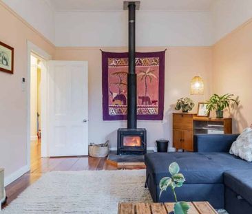 Spacious four bedroom home in a prime location - Photo 3