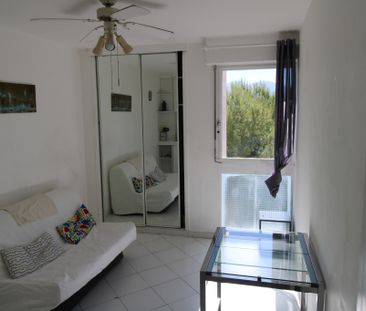 Location Appartement 1 pièce 15m² MARSEILLE 8ème - Photo 1